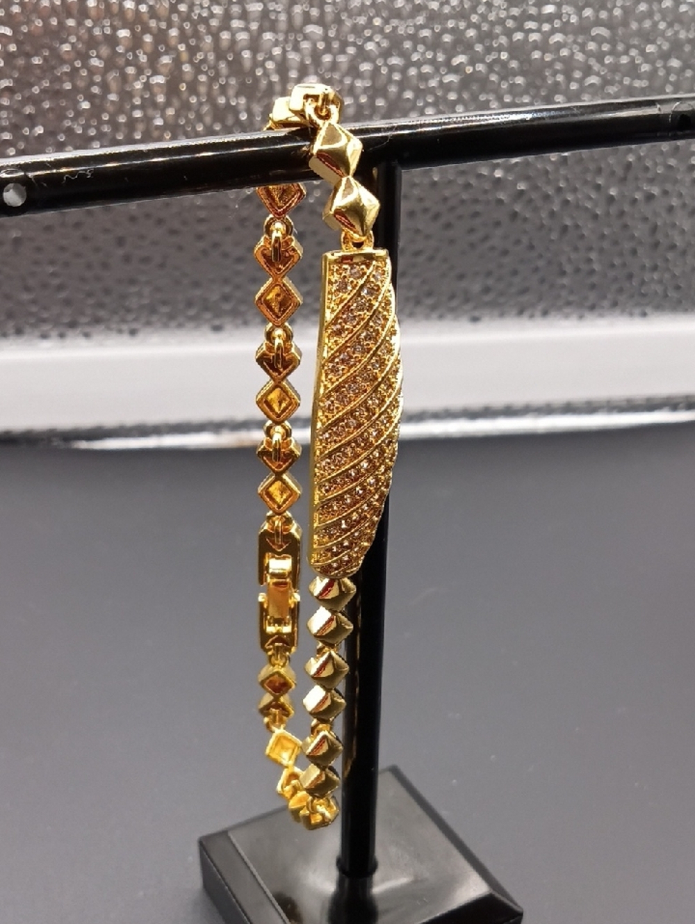 Elegant Gold-Tone Crystal Bracelet for Women